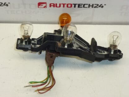 Soquete da lâmpada traseira direita Citroën Xsara Kombi 6351J8
